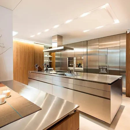 Central With Picturesque Mountain & Lake Views * סנט מוריץ